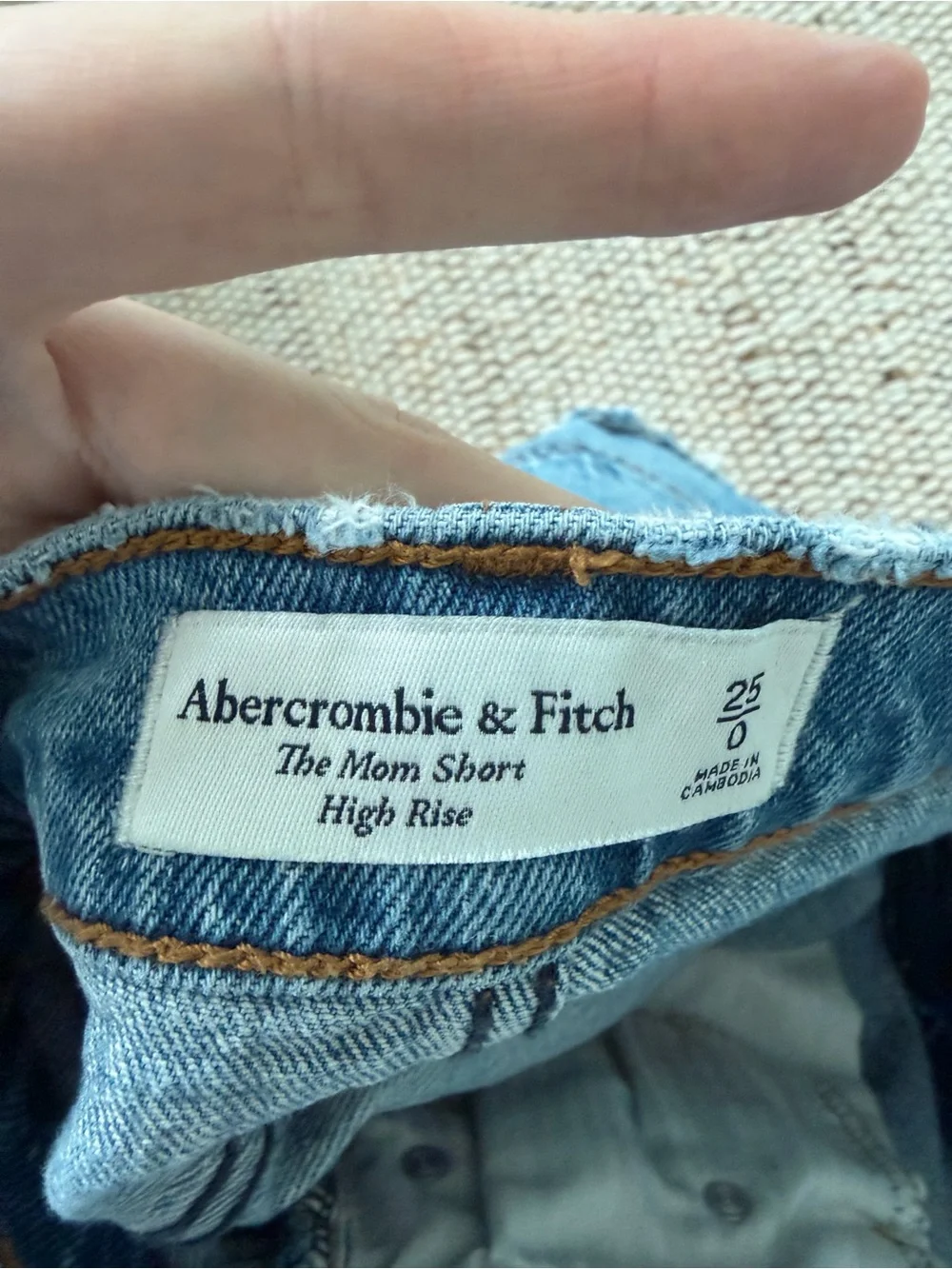 Abercrombie & Fitch The Mom Denim Short High Rise Size 25 / 0